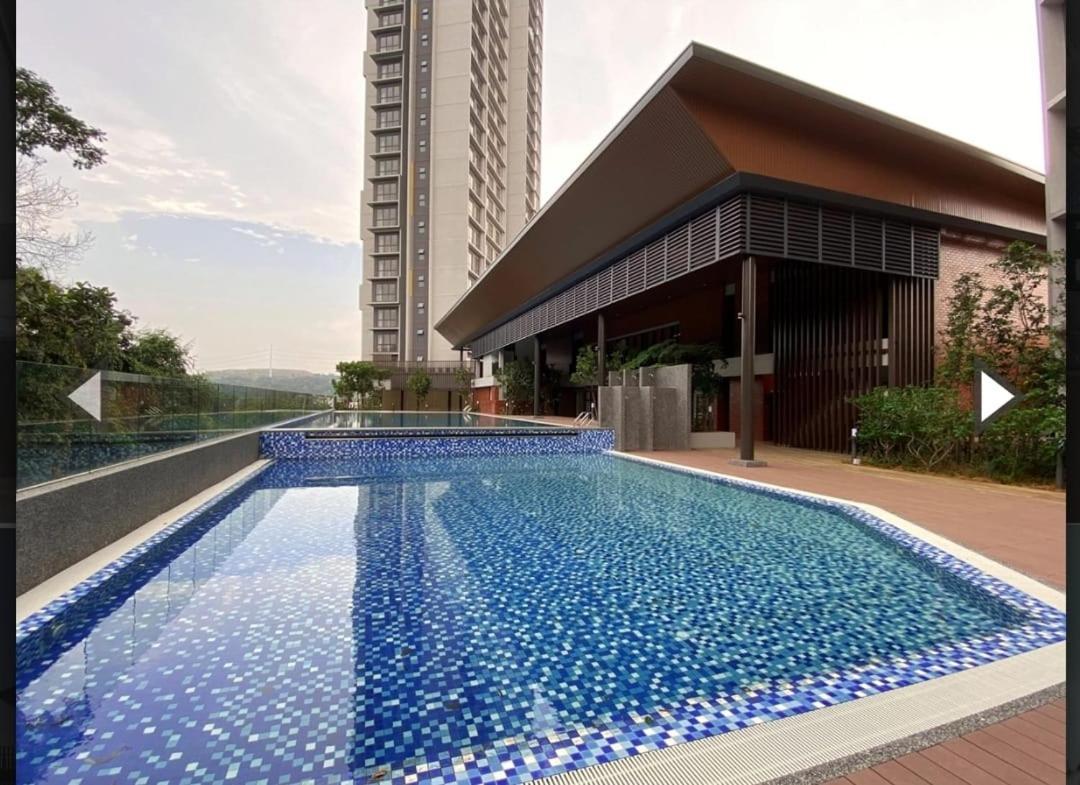 The Clio 2 Residences, Beside Conezion, Beside Ioi City Mall, Opposite Serdang Hospital, Beside Uniteen And Upm, Putrajaya Exterior foto